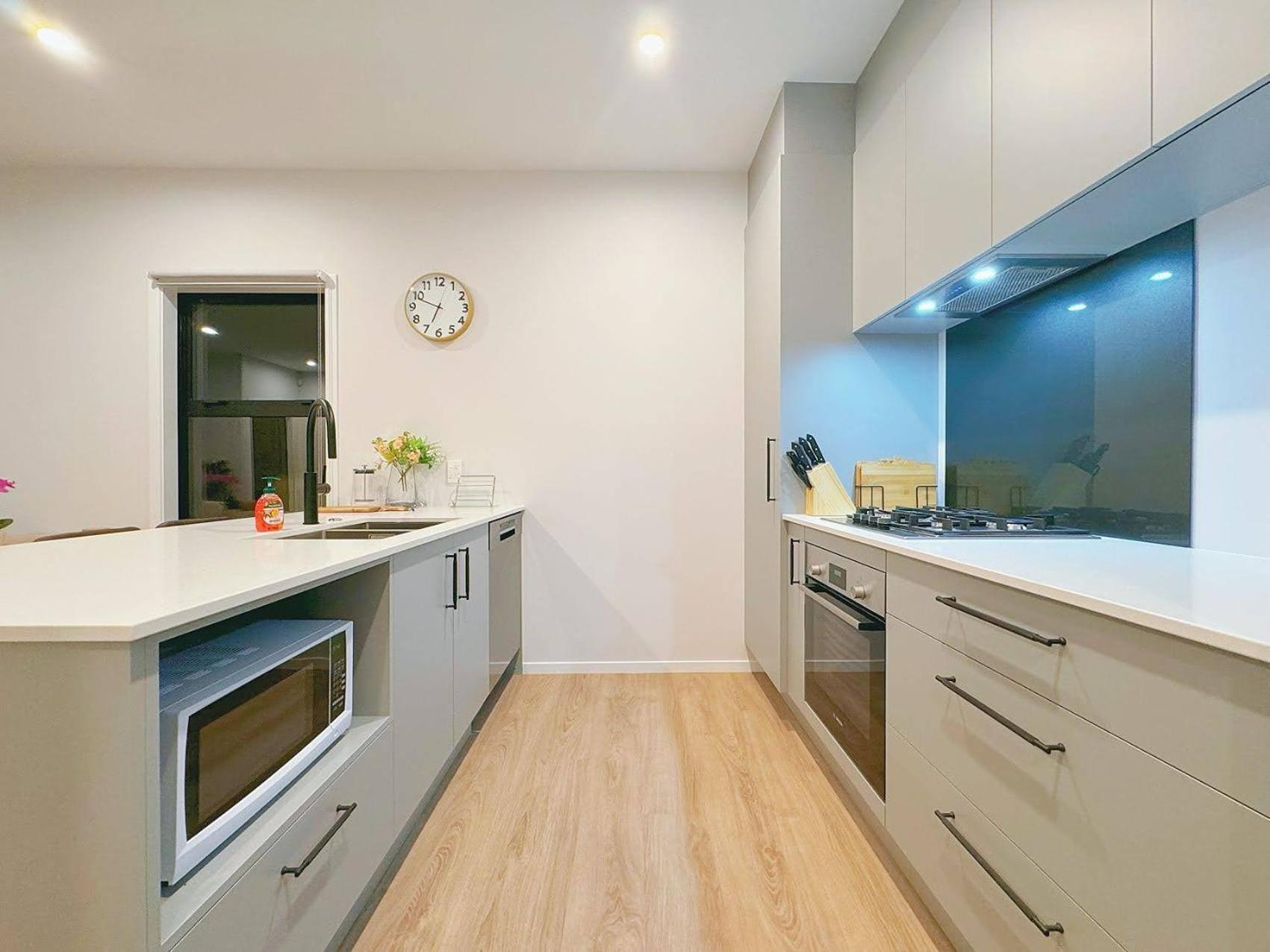 Modern & Stylish 3 Bedroom At Lowerhutt Лоуэр-Хатт Экстерьер фото