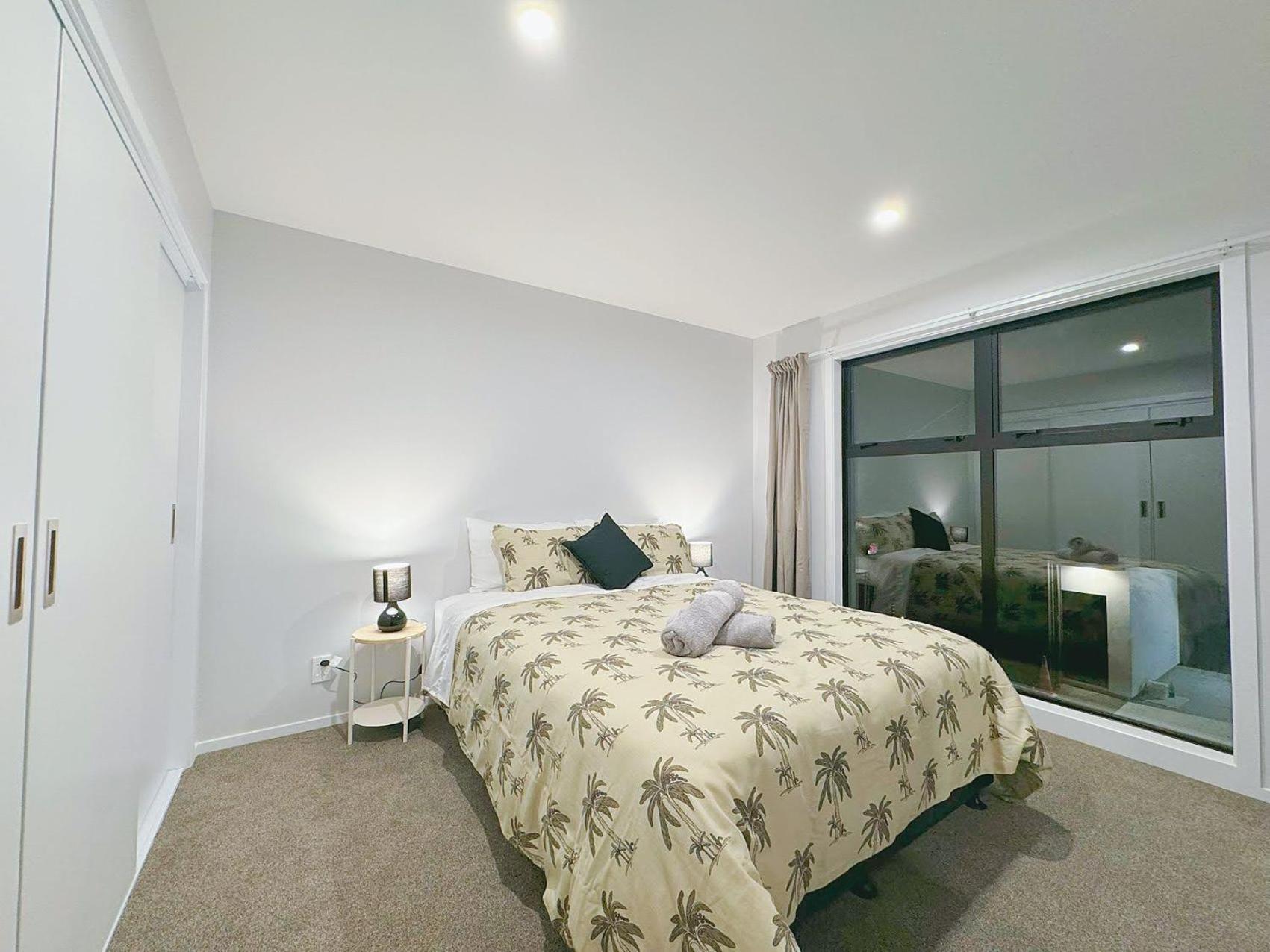 Modern & Stylish 3 Bedroom At Lowerhutt Лоуэр-Хатт Экстерьер фото