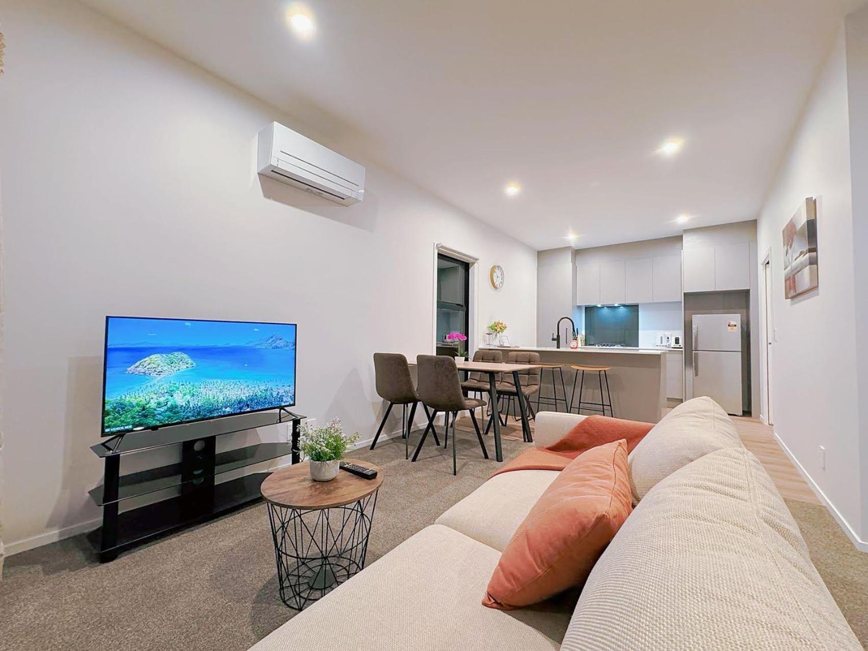 Modern & Stylish 3 Bedroom At Lowerhutt Лоуэр-Хатт Экстерьер фото