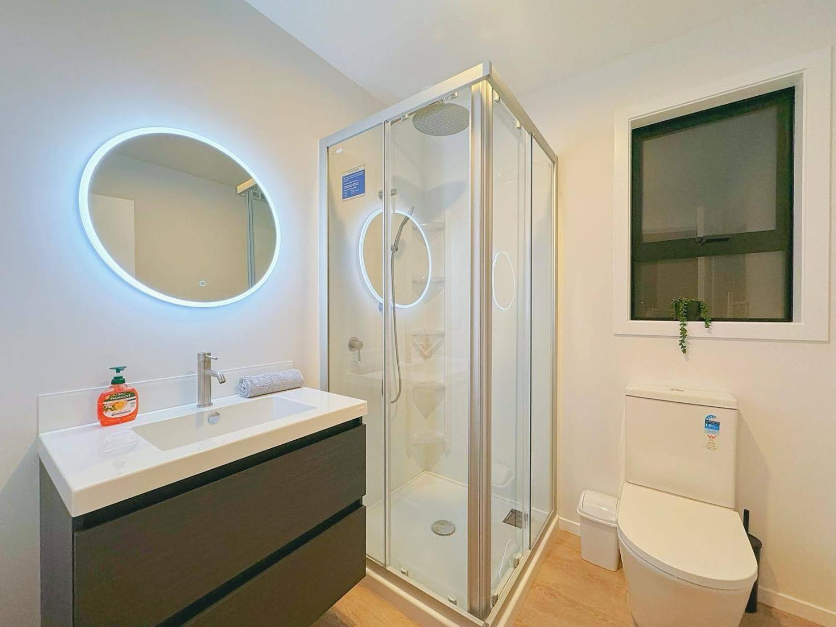 Modern & Stylish 3 Bedroom At Lowerhutt Лоуэр-Хатт Экстерьер фото